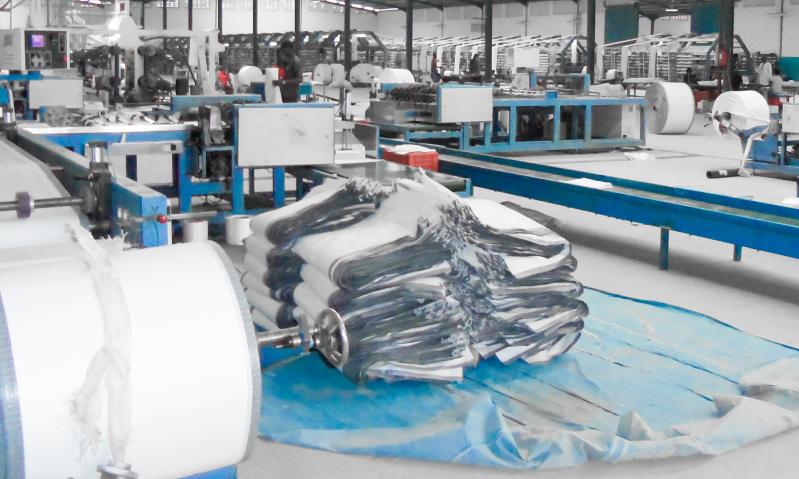 Machine de recyclage de sacs tissés PP mise en service au Nigéria